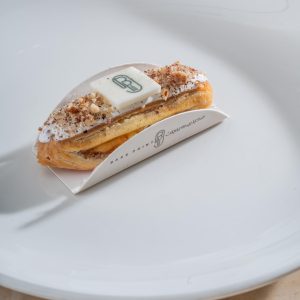 Vanilla Pecan Eclair